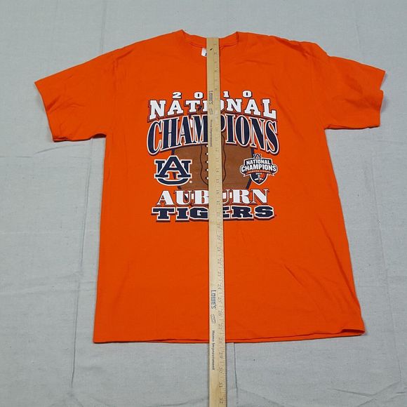 Auburn Tigers Shirt Mens Medium Orange Short Sleeve Spell Out 2010 Champions - Picture 4 of 11